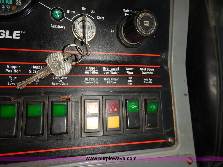 image for item K1656 2001 Elgin SC8000 street sweeper