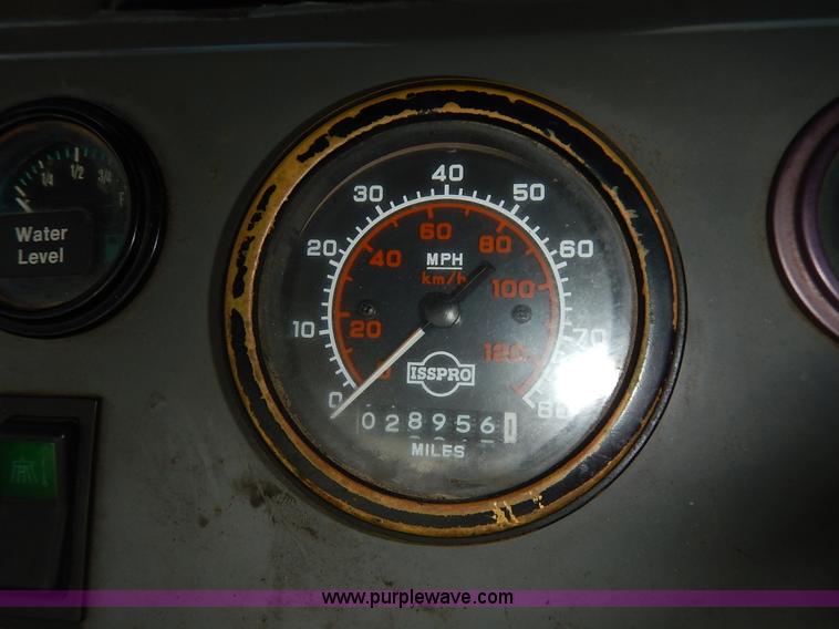 image for item K1656 2001 Elgin SC8000 street sweeper