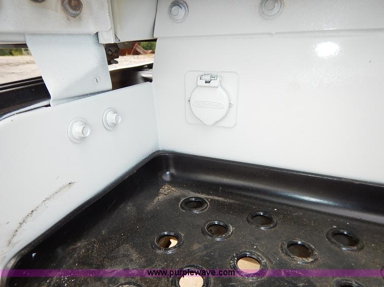 image for item K1656 2001 Elgin SC8000 street sweeper