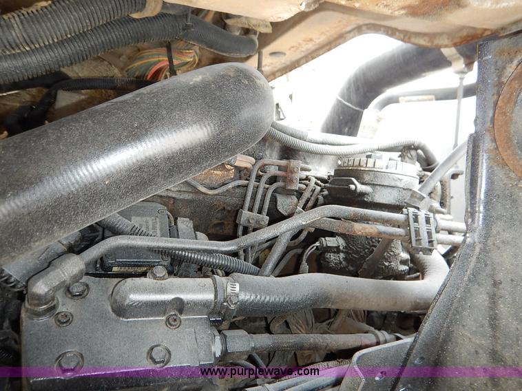 image for item K1656 2001 Elgin SC8000 street sweeper