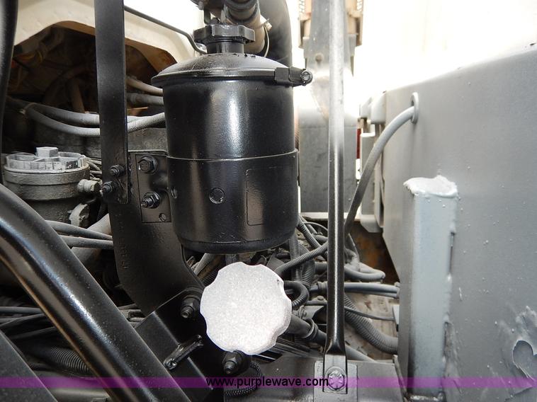 image for item K1656 2001 Elgin SC8000 street sweeper