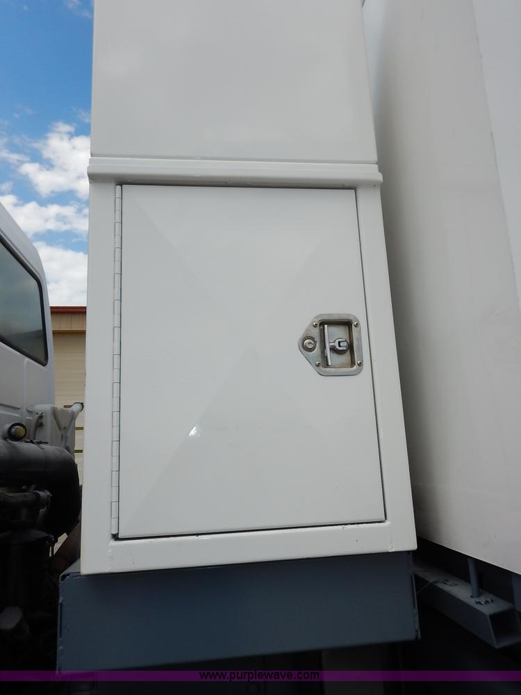 image for item K1656 2001 Elgin SC8000 street sweeper