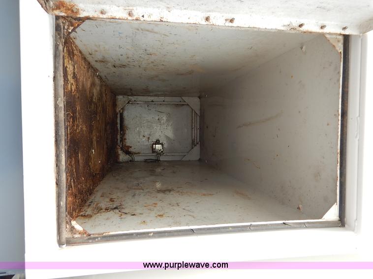 image for item K1656 2001 Elgin SC8000 street sweeper