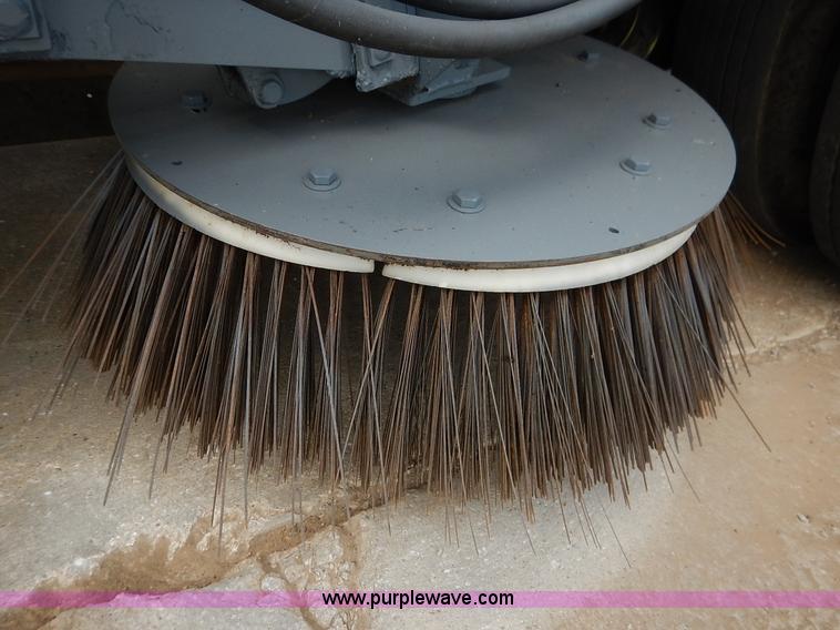 image for item K1656 2001 Elgin SC8000 street sweeper