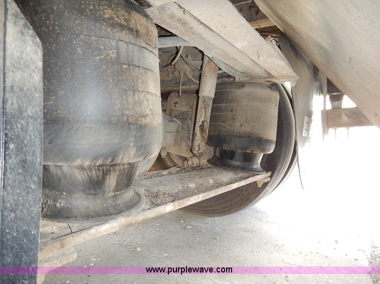 image for item K1656 2001 Elgin SC8000 street sweeper