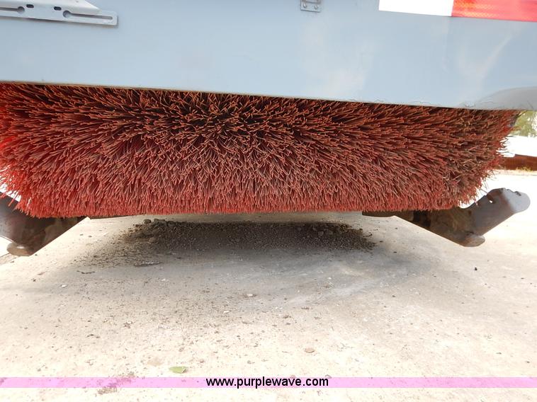 image for item K1656 2001 Elgin SC8000 street sweeper