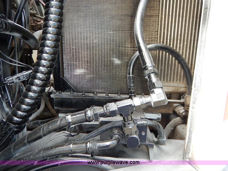 image for item K1656 2001 Elgin SC8000 street sweeper