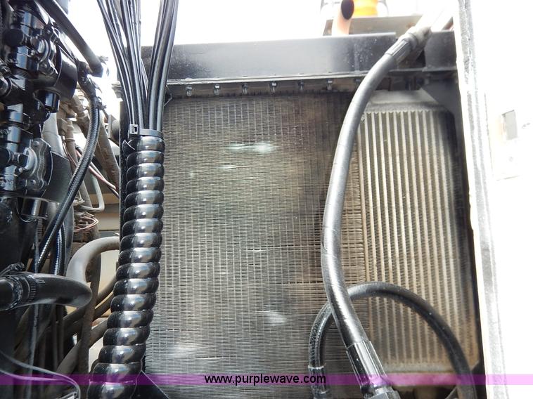 image for item K1656 2001 Elgin SC8000 street sweeper