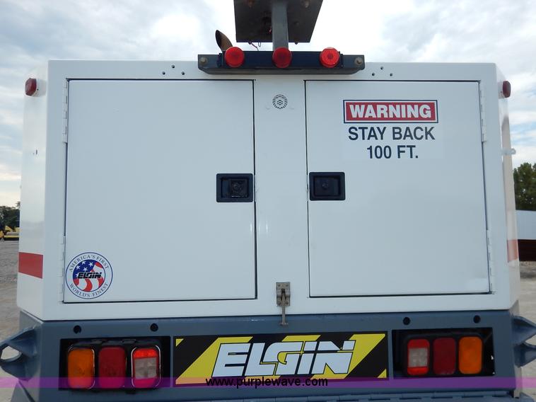 image for item K1656 2001 Elgin SC8000 street sweeper