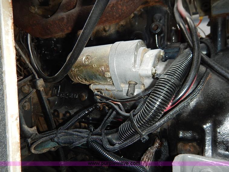 image for item K1656 2001 Elgin SC8000 street sweeper