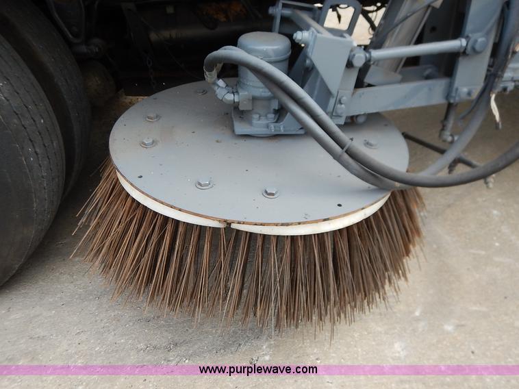 image for item K1656 2001 Elgin SC8000 street sweeper