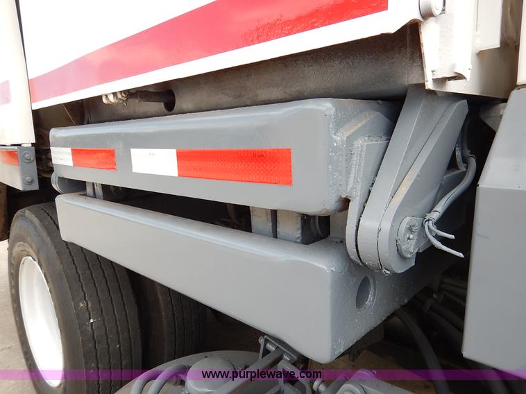 image for item K1656 2001 Elgin SC8000 street sweeper