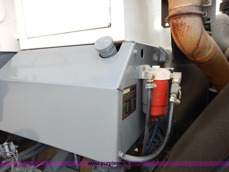 image for item K1656 2001 Elgin SC8000 street sweeper