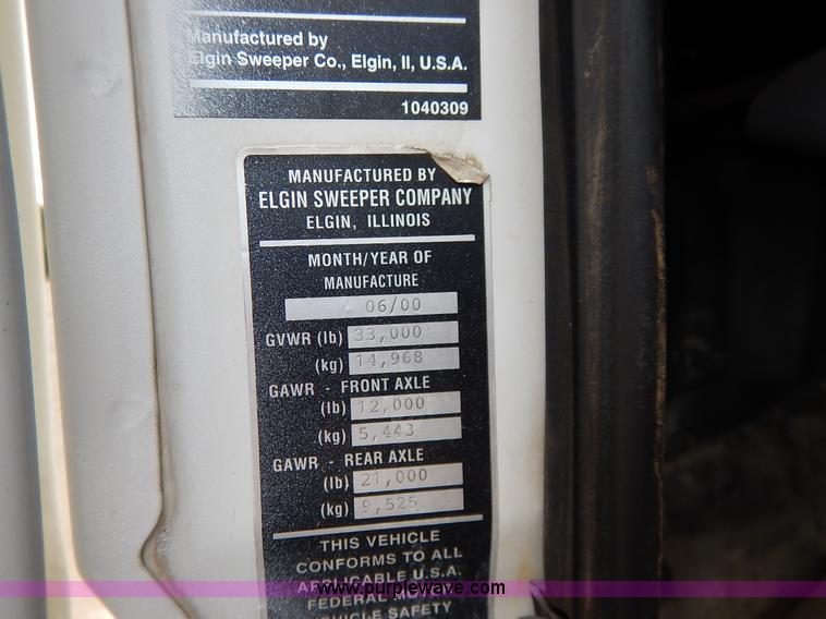 image for item K1656 2001 Elgin SC8000 street sweeper