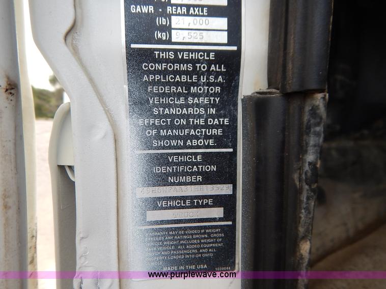 image for item K1656 2001 Elgin SC8000 street sweeper