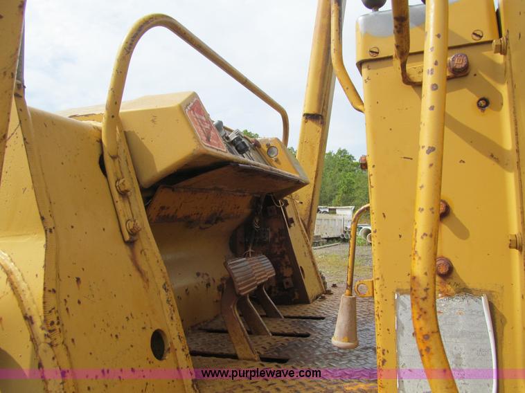 image for item K6332 1978 Caterpillar 955L track loader