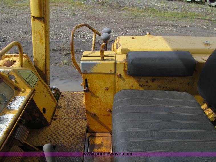 image for item K6332 1978 Caterpillar 955L track loader