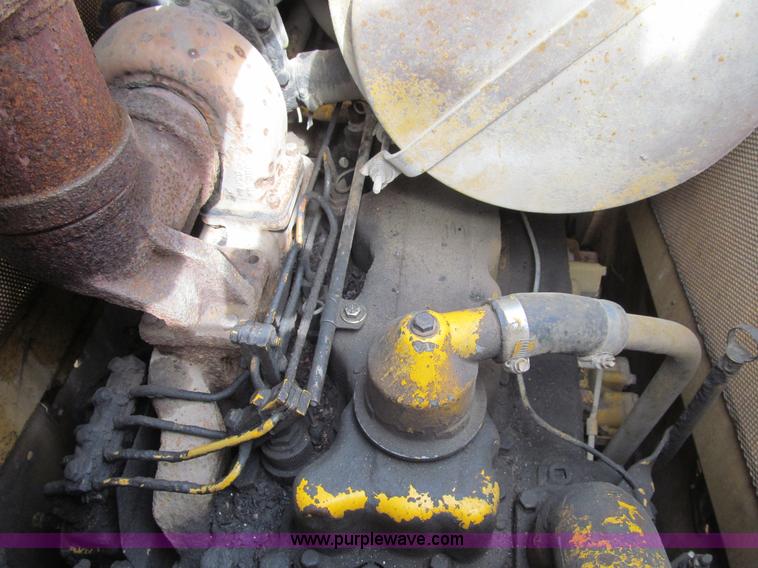 image for item K6332 1978 Caterpillar 955L track loader