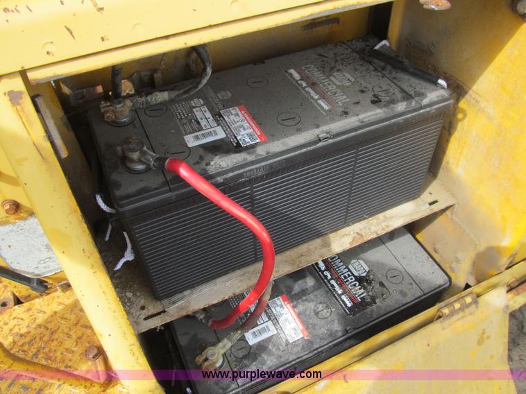 image for item K6332 1978 Caterpillar 955L track loader