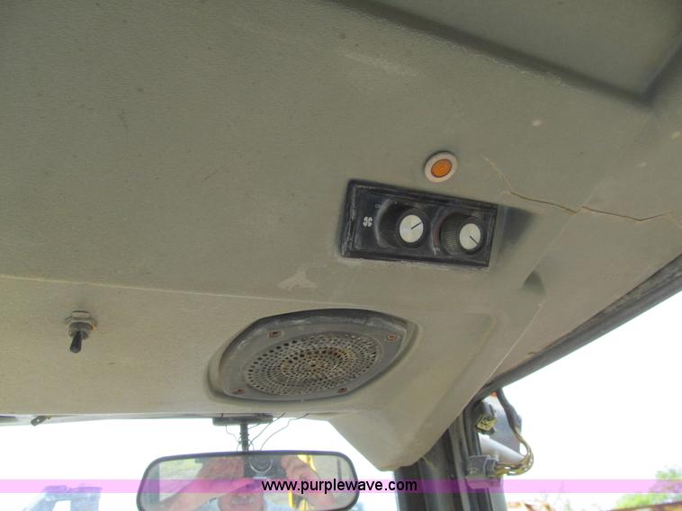 image for item K6333 1992 JCB 215S backhoe