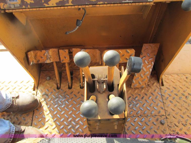 image for item K6632 1986 Case 1450B dozer