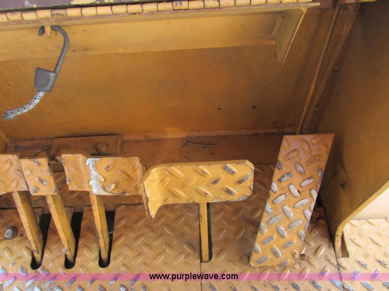 image for item K6632 1986 Case 1450B dozer