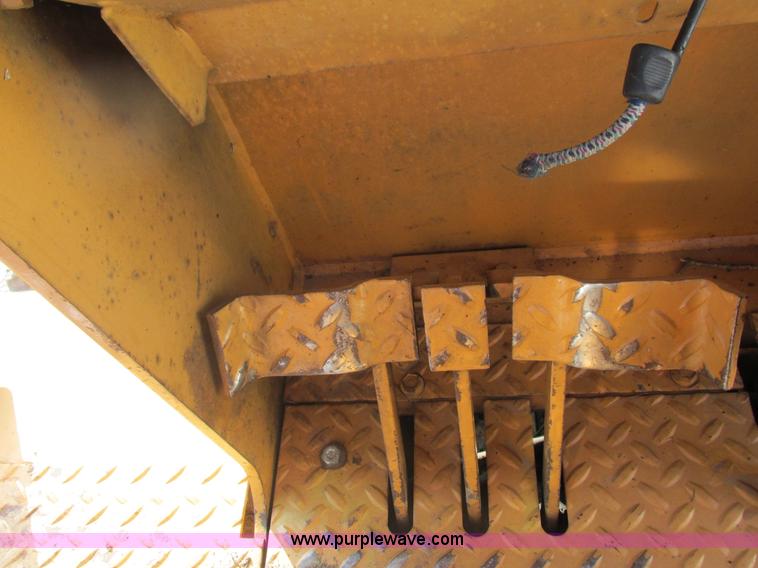 image for item K6632 1986 Case 1450B dozer