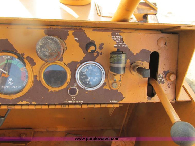 image for item K6632 1986 Case 1450B dozer