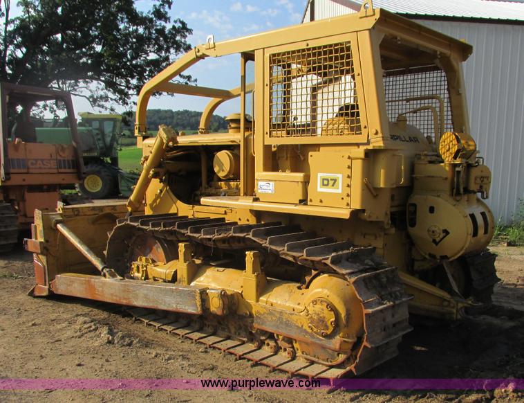 image for item K6633 1972 Caterpillar D7F dozer