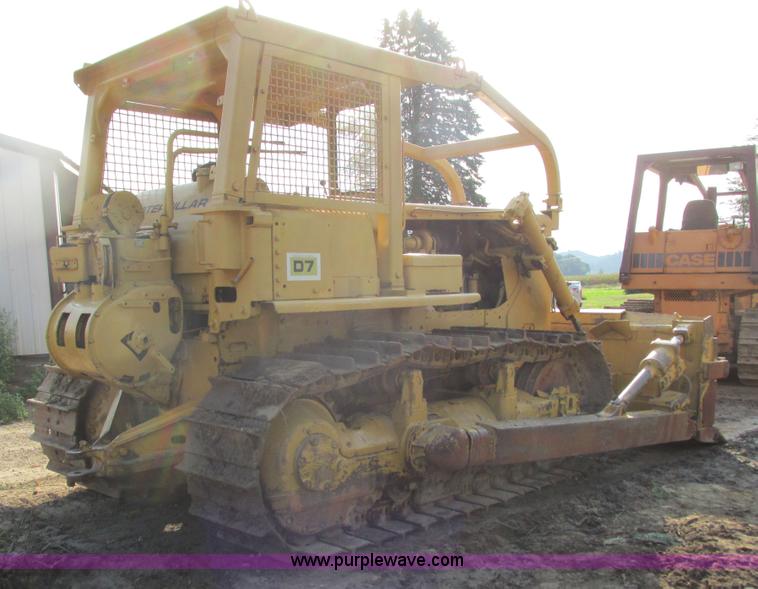 image for item K6633 1972 Caterpillar D7F dozer