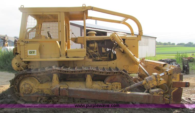image for item K6633 1972 Caterpillar D7F dozer