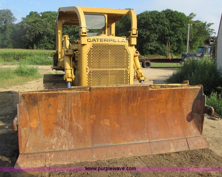 image for item K6633 1972 Caterpillar D7F dozer