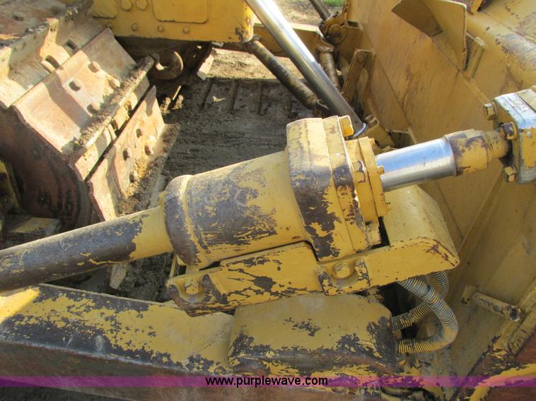 image for item K6633 1972 Caterpillar D7F dozer
