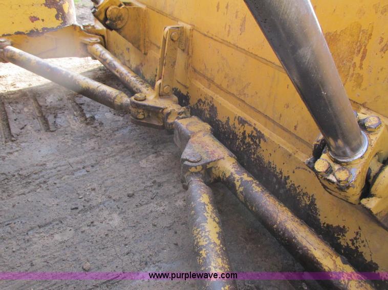 image for item K6633 1972 Caterpillar D7F dozer