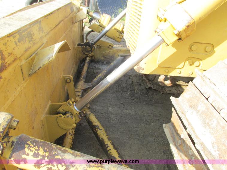 image for item K6633 1972 Caterpillar D7F dozer