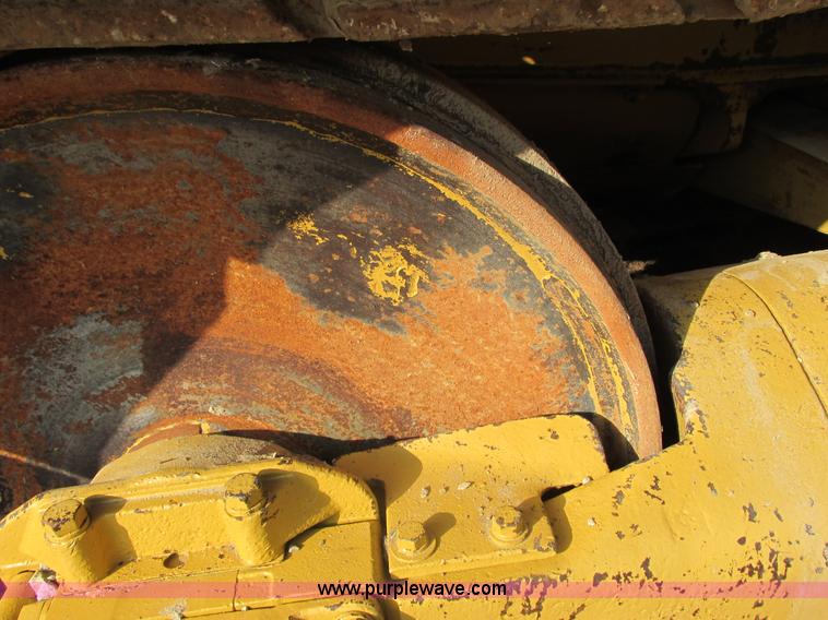 image for item K6633 1972 Caterpillar D7F dozer