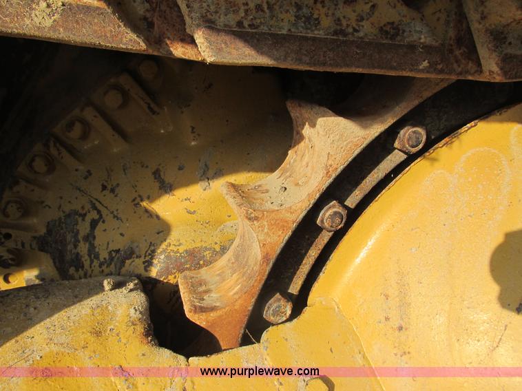 image for item K6633 1972 Caterpillar D7F dozer