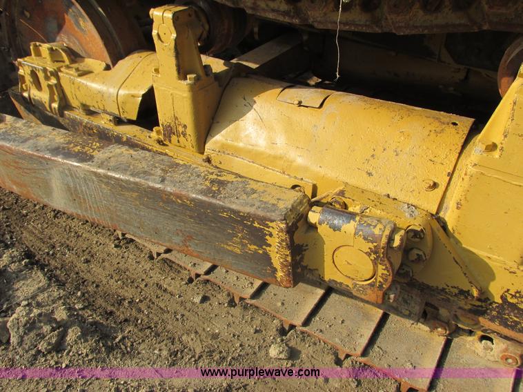image for item K6633 1972 Caterpillar D7F dozer