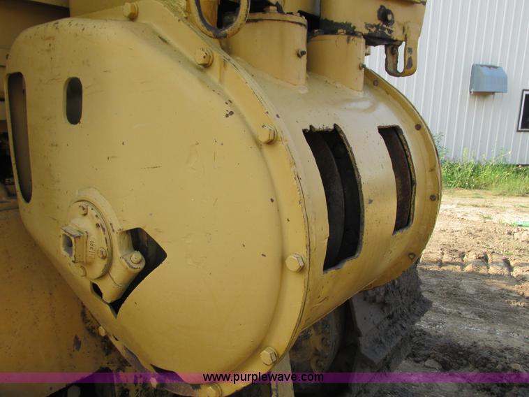 image for item K6633 1972 Caterpillar D7F dozer