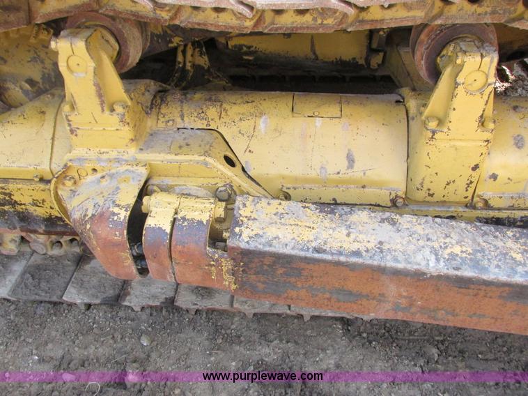 image for item K6633 1972 Caterpillar D7F dozer