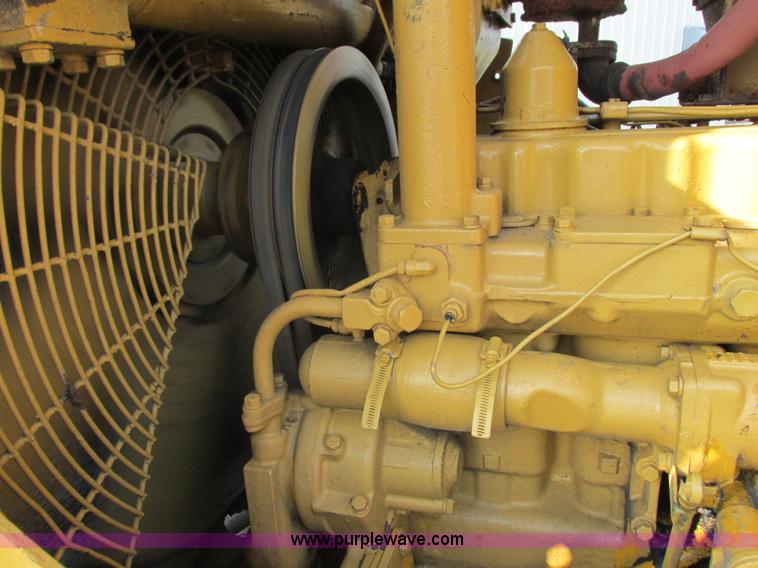image for item K6633 1972 Caterpillar D7F dozer