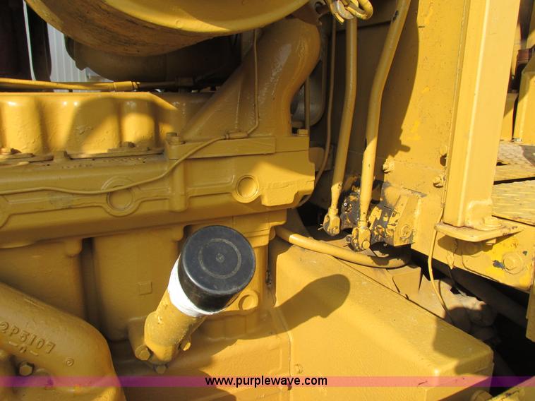 image for item K6633 1972 Caterpillar D7F dozer