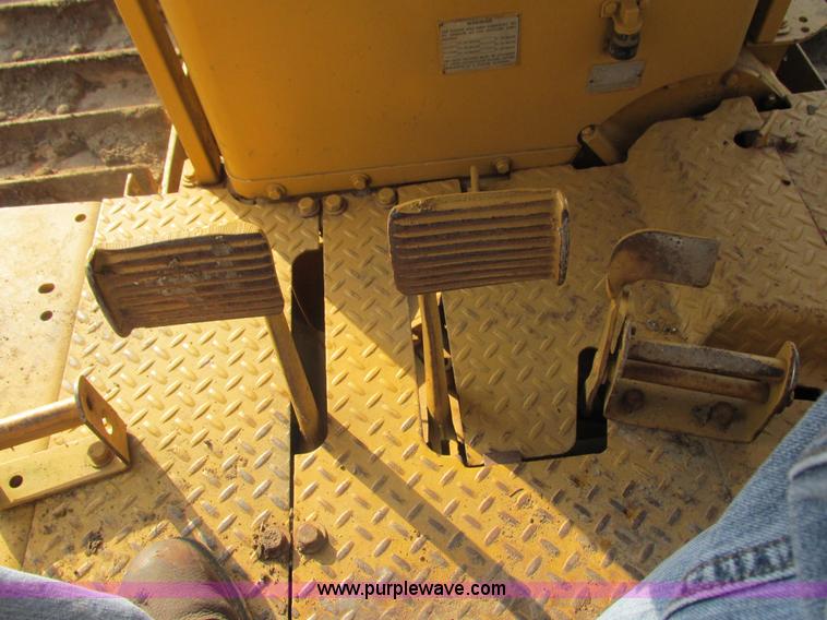 image for item K6633 1972 Caterpillar D7F dozer