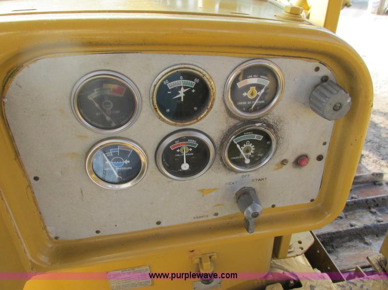 image for item K6633 1972 Caterpillar D7F dozer