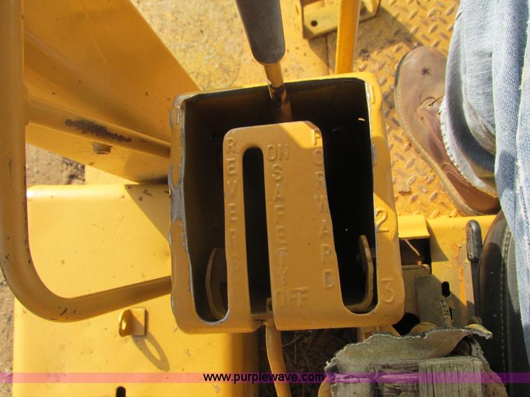 image for item K6633 1972 Caterpillar D7F dozer