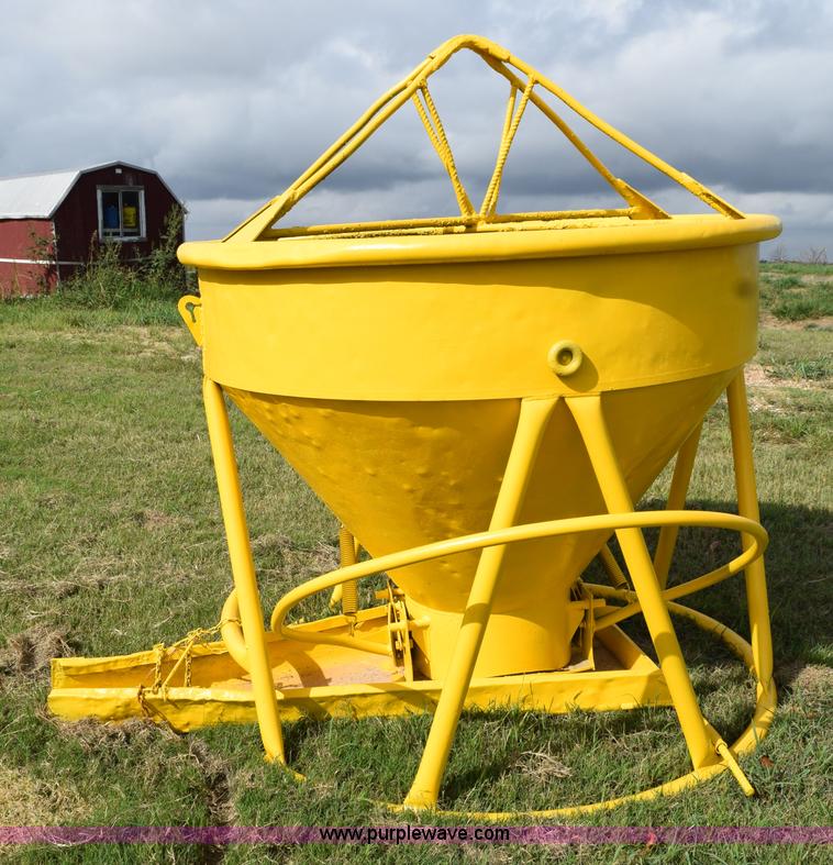 Camlever concrete bucket in Greenville, TX Item L5972 sold Purple Wave
