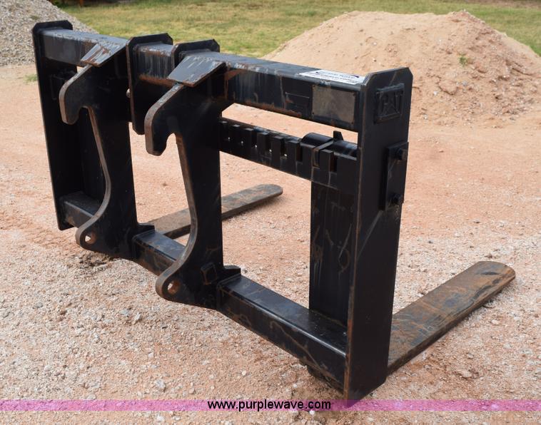 image for item L5982 Caterpillar wheel loader fork attachment