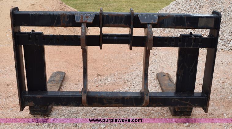 image for item L5982 Caterpillar wheel loader fork attachment
