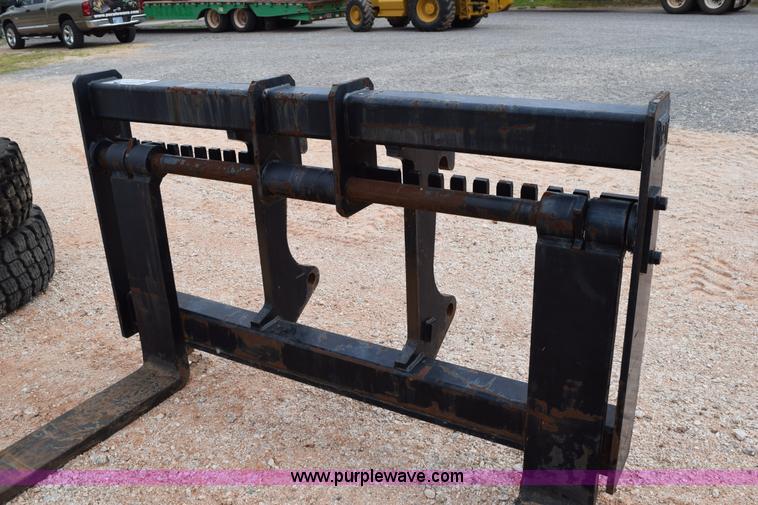 image for item L5982 Caterpillar wheel loader fork attachment