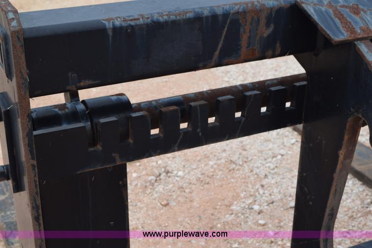 image for item L5982 Caterpillar wheel loader fork attachment